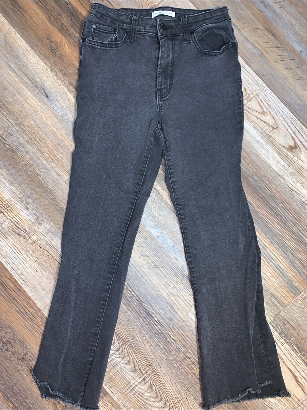 Nine West Black Cropped Straight-Leg kick flare Jeans with Frayed Hem